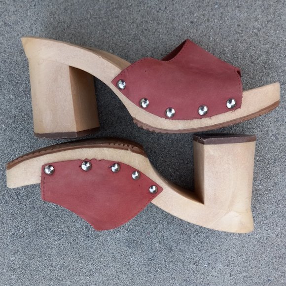 Vintage Studded Heeled Mules - Picture 2 of 16